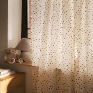 Scalloped Edge Floral Curtain