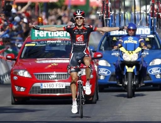 Imanol Erviti (Caisse d'Epargne) solos to the Vuelta stage win in Vilanova i la Geltr&uacute;