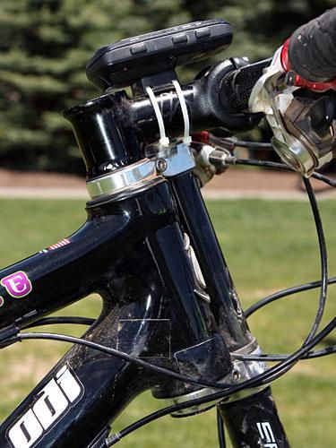 The Cannondale XC3 stem also directly integrates the steerer tube for reduced weight.