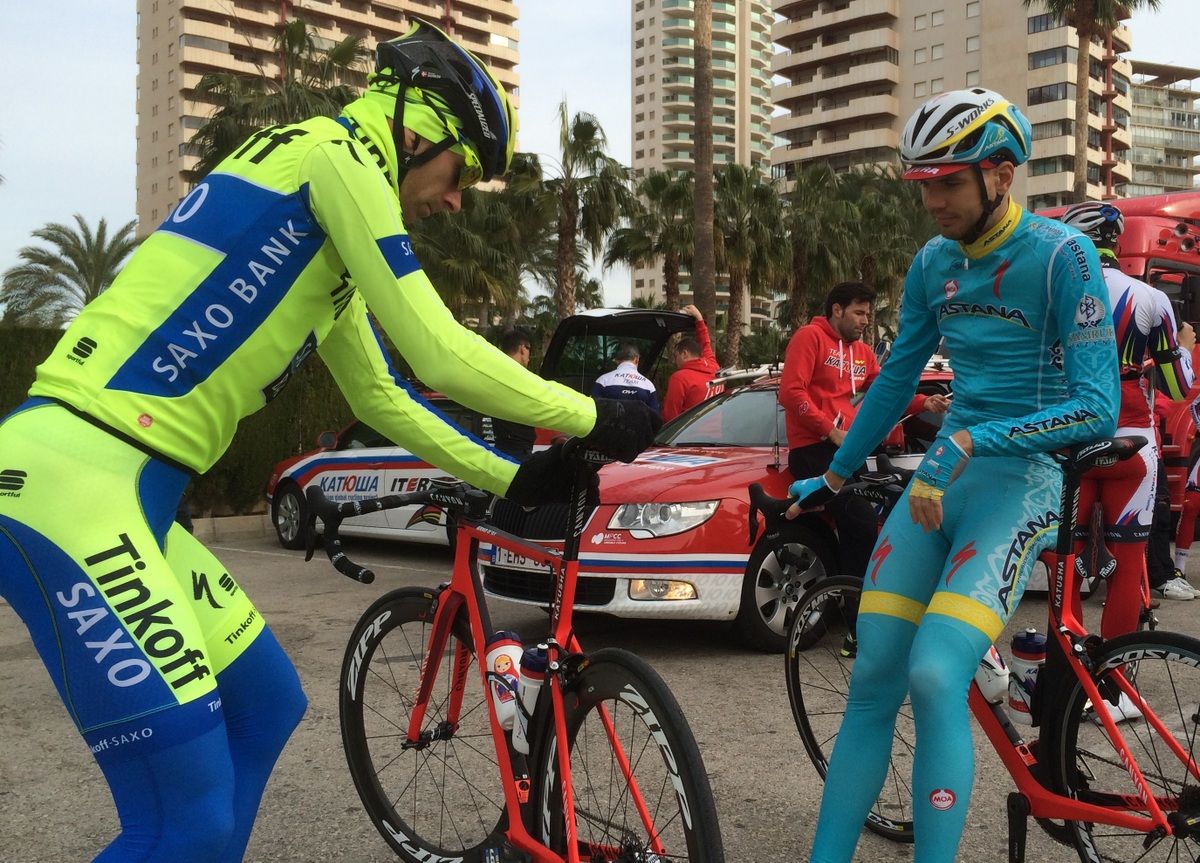 New recruits Michael M&oslash;rk&oslash;v and Rein Taaram&auml;e check over their Canyon bikes