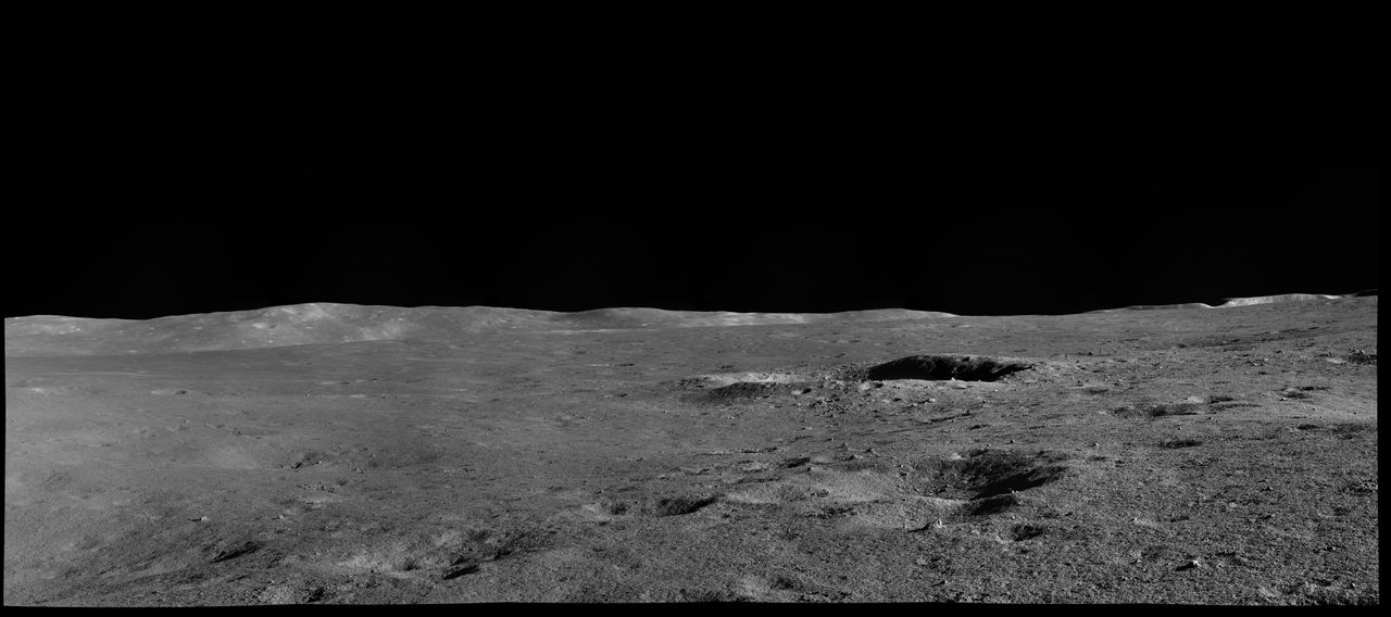 Von K&aacute;rm&aacute;n Crater imaged by Yutu-2.
