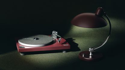 Technics SL-40CBT Direct Drive Turntable and the Kaiser Idell Luxus 6631-T desk lamp