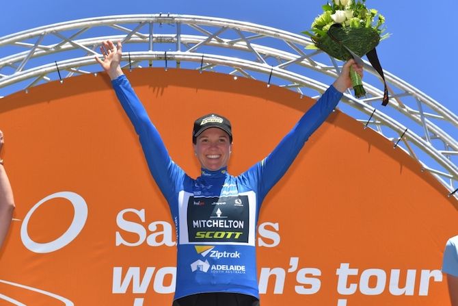 Sarah Roy (Mitchelton-Scott) in the blue points jersey