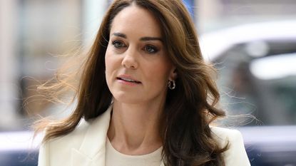 Carole Middleton's sleek style hack - Kate Middleton