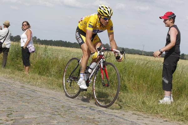 Sylvain Chavanel (Quick Step) took a bike change, going back to his standard machine.