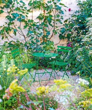 Accent chair ideas with green bistro set