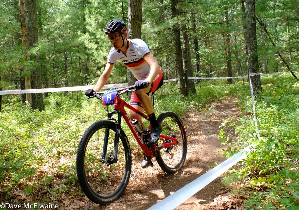 Markus Schulte-Lunzum (Focus) seemed content to let others lead during the first five laps