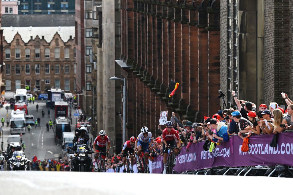 Christina Schweinberger (Austria), Marlen Reusser (Switzerland), Lotte Kopecky (Belgium), Elizabeth Deignan (Great Britain), Demi Vollering (Netherlands and Cecilie Ludwig (Denmark) made the front select group