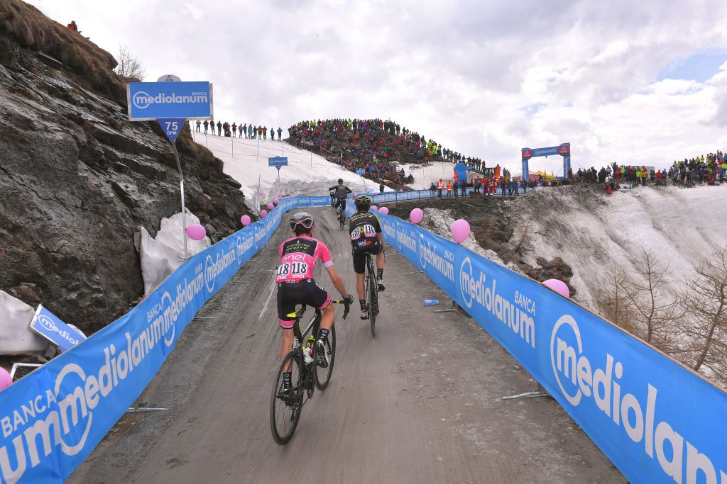 Simon Yates cracked on stage 19