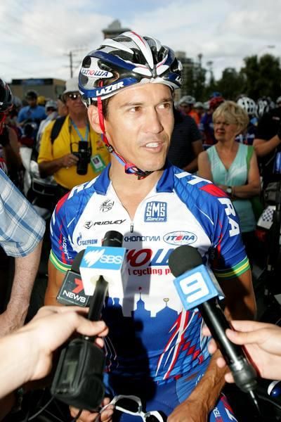 Robbie McEwen (Katusha) helped Lance Armstrong gather support for the ride via his Twitter.