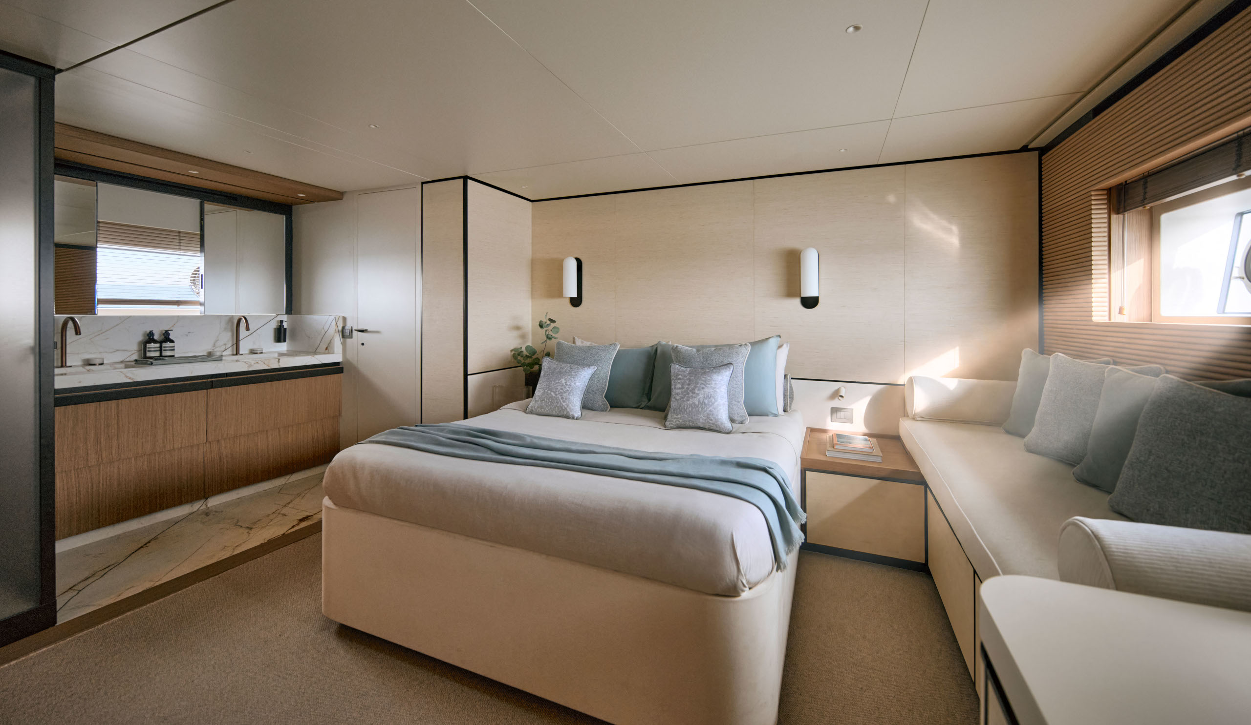 Owner's suite aboard Seadeck 9