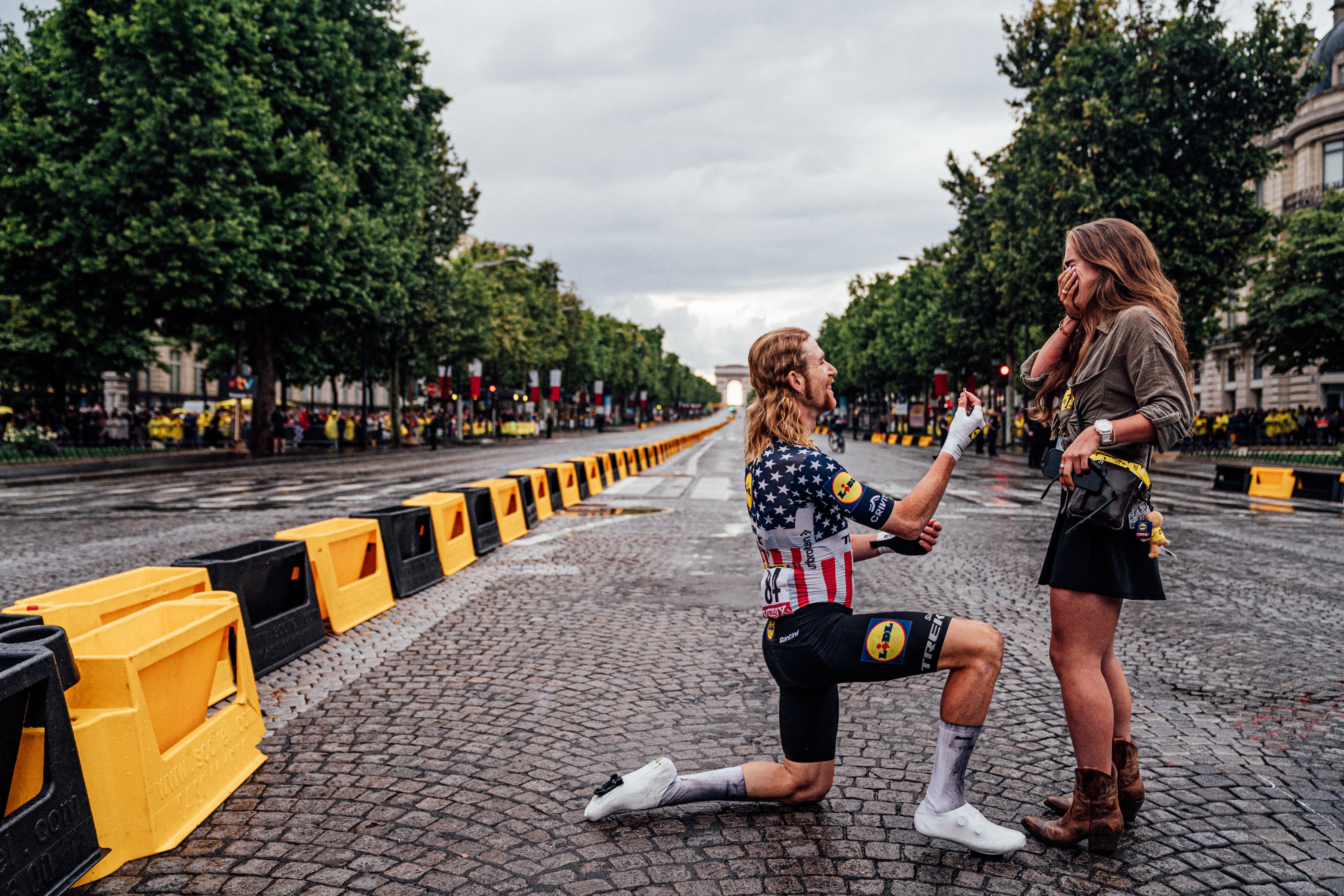 Quinn Simmons proposed to his girlfriend on the Champs-Élysées