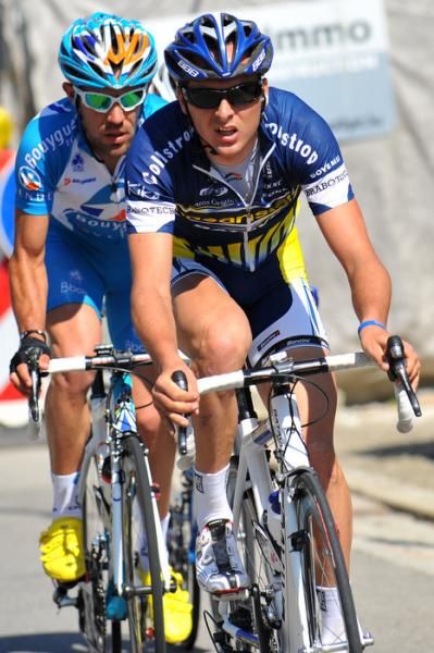 Johnny Hoogerland (Vacansoleil) leads Anthony Charteau (Bbox Bouygues Telecom) in the break during stage 1.