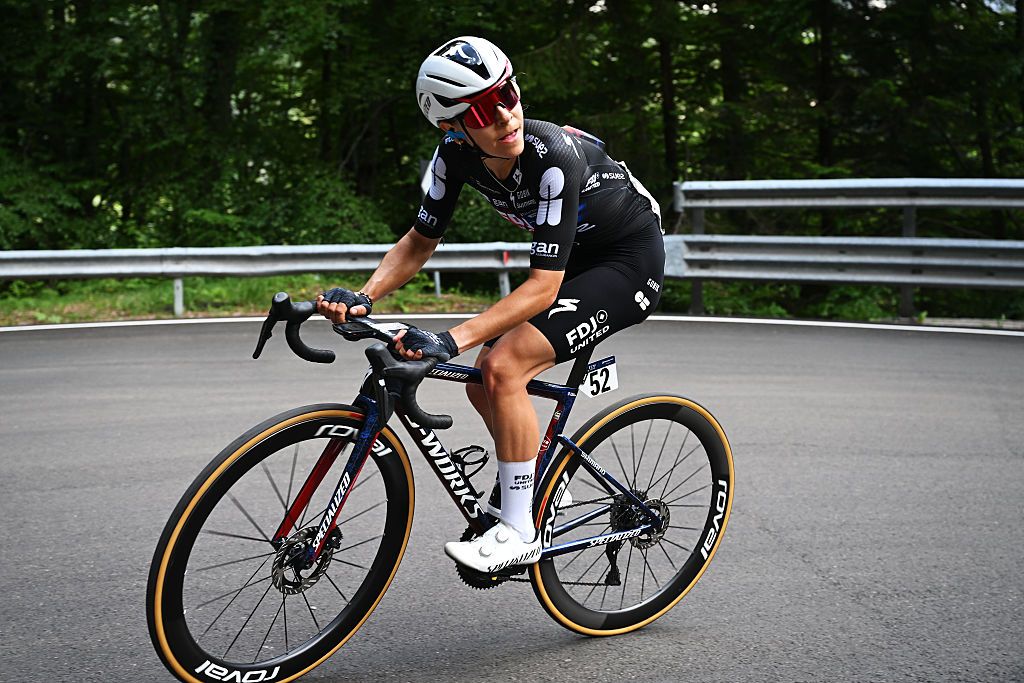 Giro d'Italia Women: Célia Gery wins stage 7 as Elisa Longo Borghini goes on the attack for time