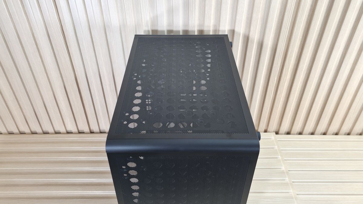 Cooler Master Q300L V3 - Case outside