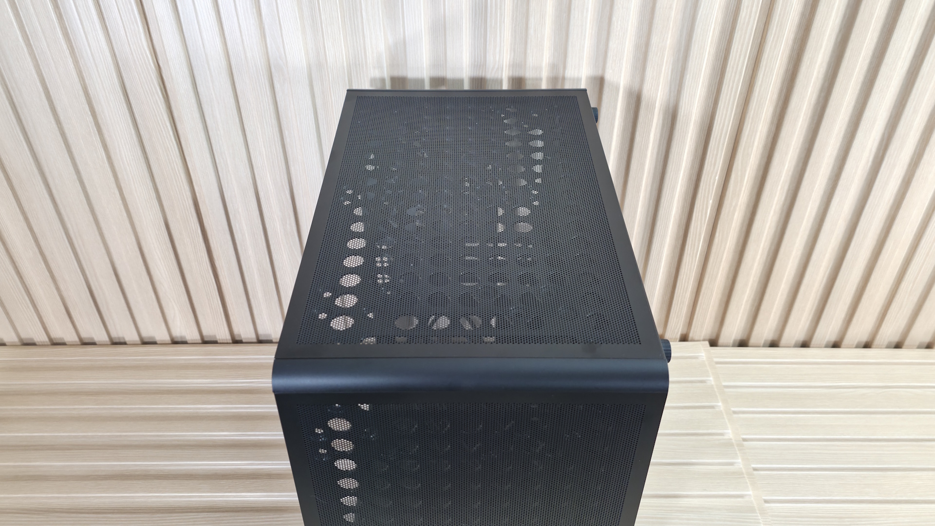 Cooler Master Q300L V3 - Case outside