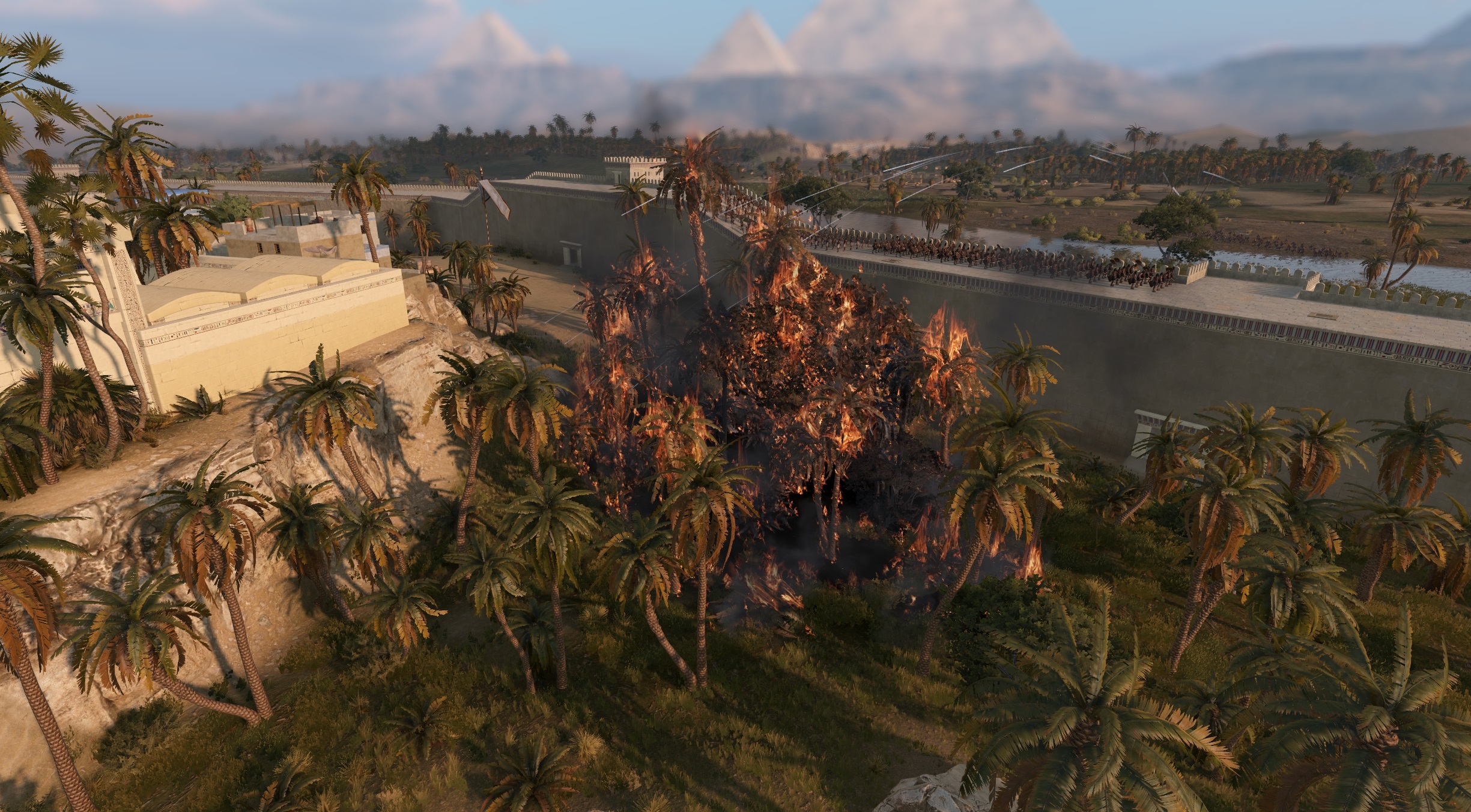 Total War: Pharaoh'da yanan ağaçlar