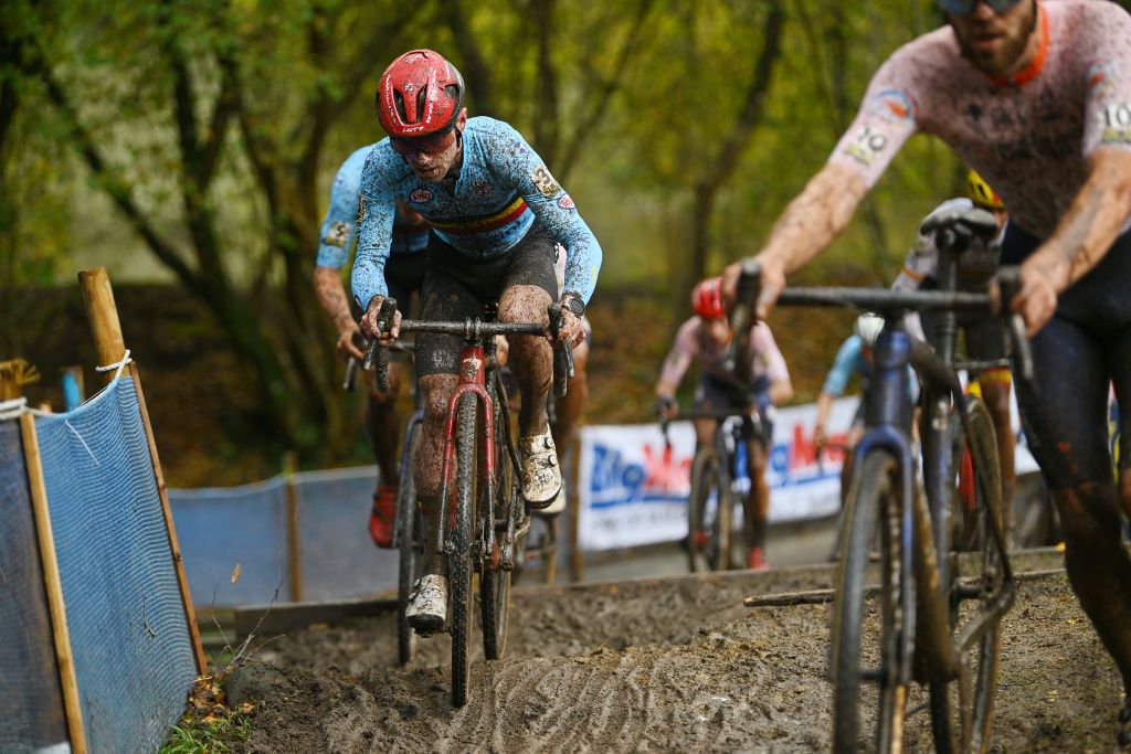PONTCHATEAU FRANCE NOVEMBER 05 Eli Iserbyt of Belgium competes during the 21st UEC European Cyclocross Championships 2023 Mens Elite on November 05 2023 in Pontchateau France Photo by Luc ClaessenGetty Images
