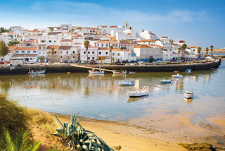 Harbour in Portugal © Alamy