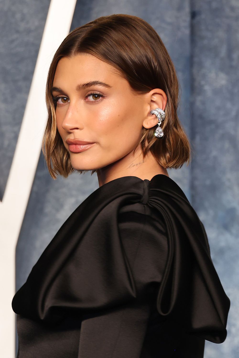 Hailey Bieber thickening haircut