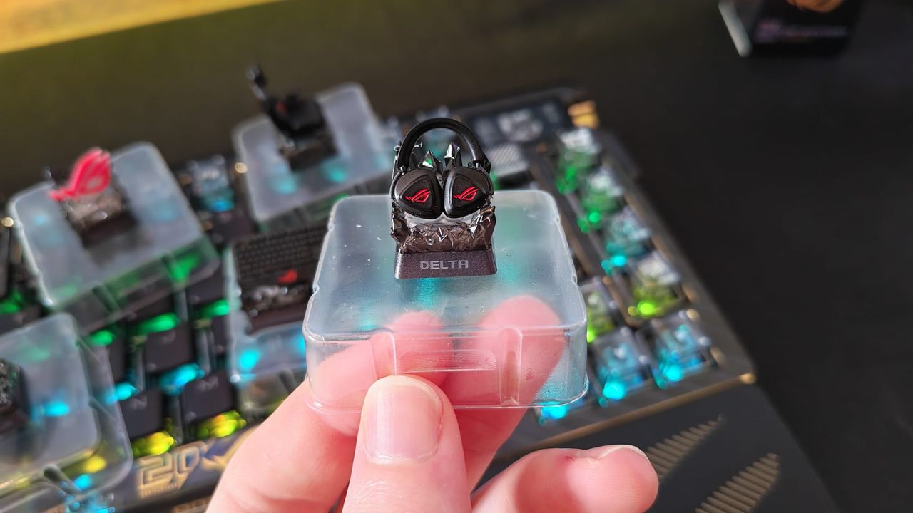 The Delta headset keycap from the Mystery keycap set
