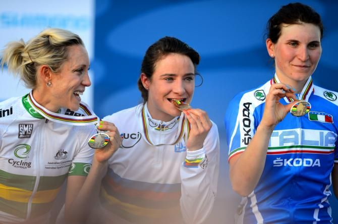 The 2012 women's World Championships podium (l-to-r): Rachel Neylan (Australia), Marianne Vos (Netherlands) and Elisa Longo Borghini (Italy)