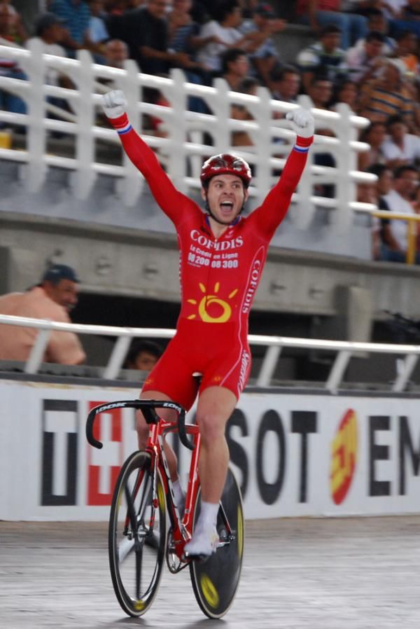Fran&ccedil;ois Pervis celebrates Cofidis' victory in the men's team sprint