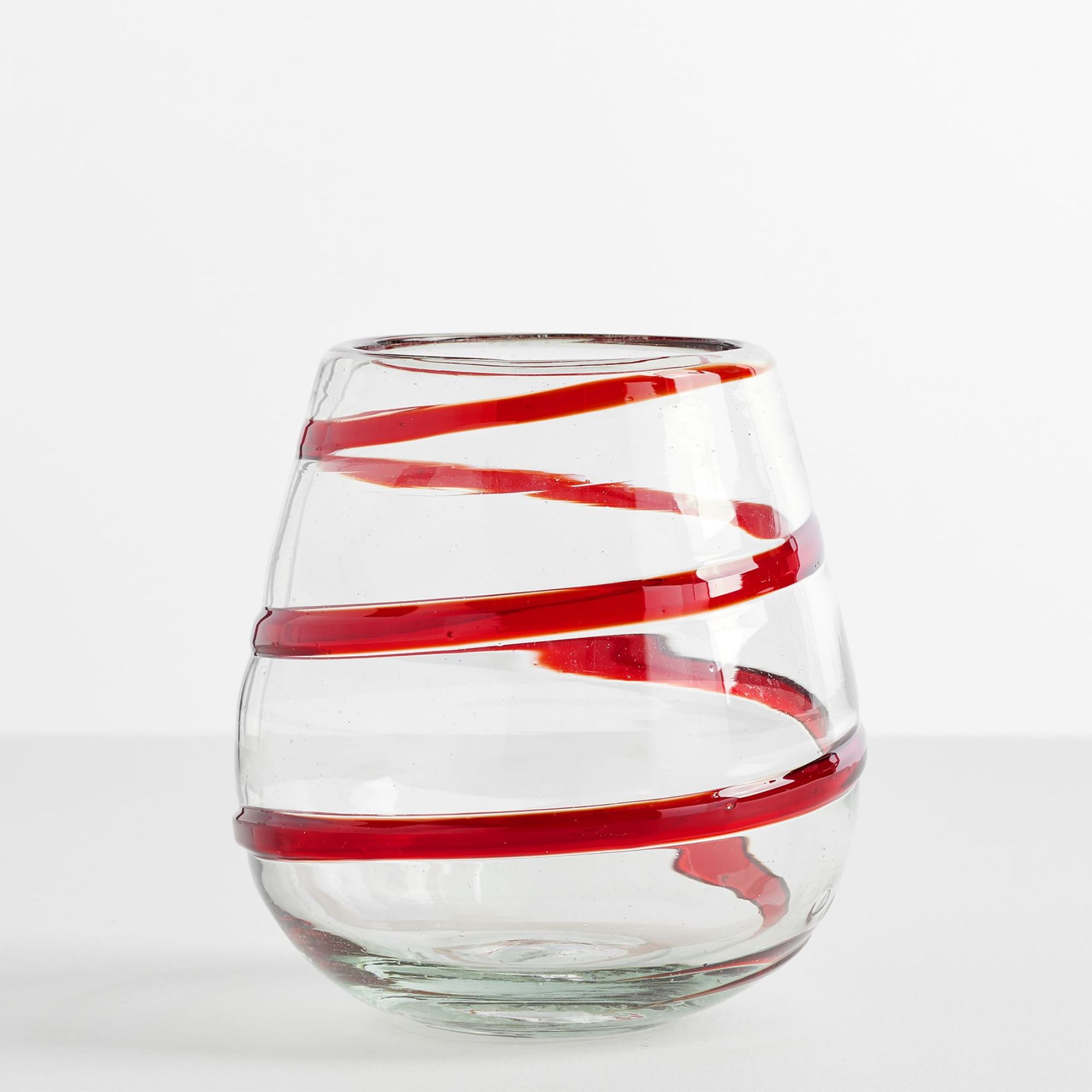 Stemless wine glass with red ribbon design
