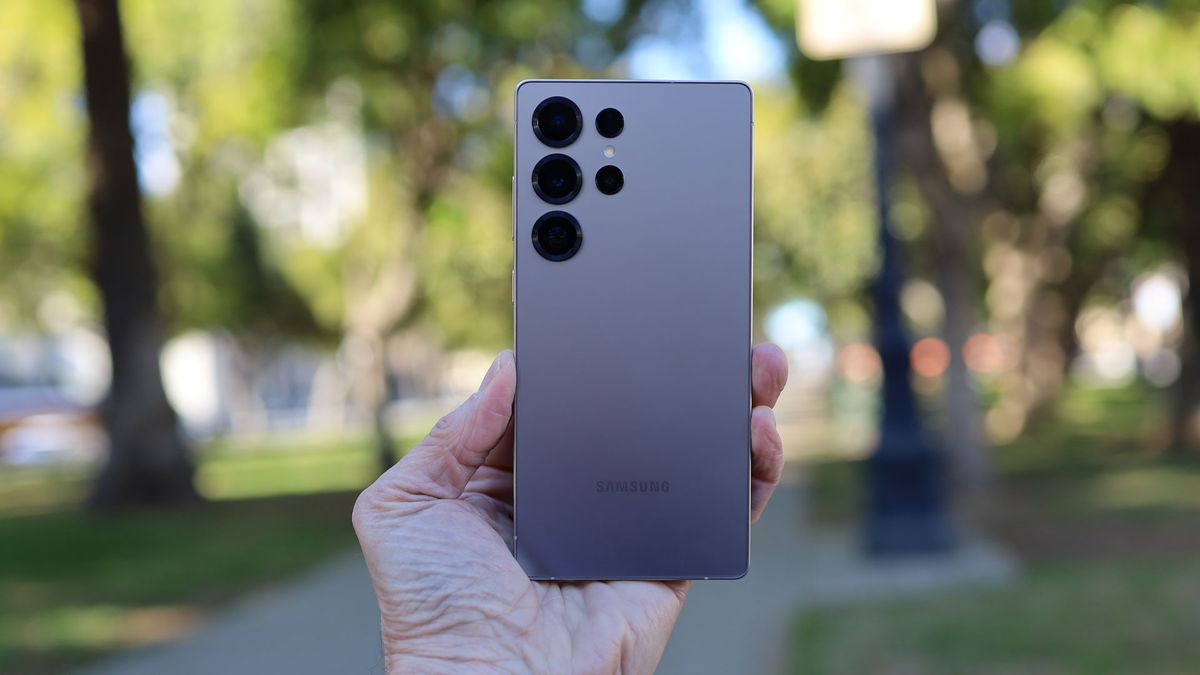 New Samsung Galaxy S26 Ultra renders show off the phone's new look, while a specs leak points to old cameras