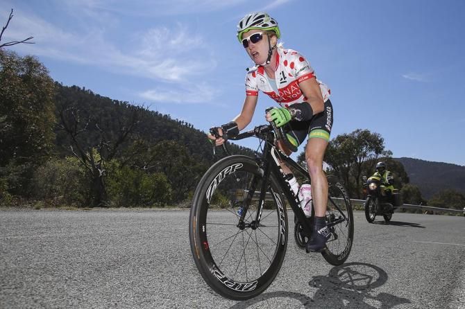 Corset (Pensar SPM) climbs into the race lead