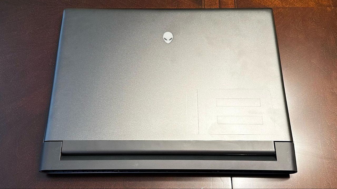 Alienware m18 R1