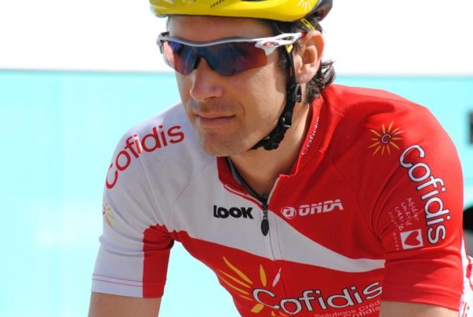 Rudy Molard (Cofidis) cruises around at the start of Stage 3