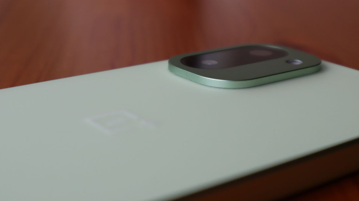 OnePlus 15R product images