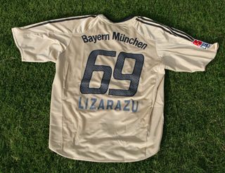 Bixente Lizarazu's number 69 shirt at Bayern Munich in 2005.
