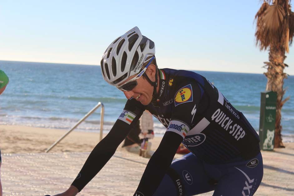 Dan Martin gets ready to ride in his new colours