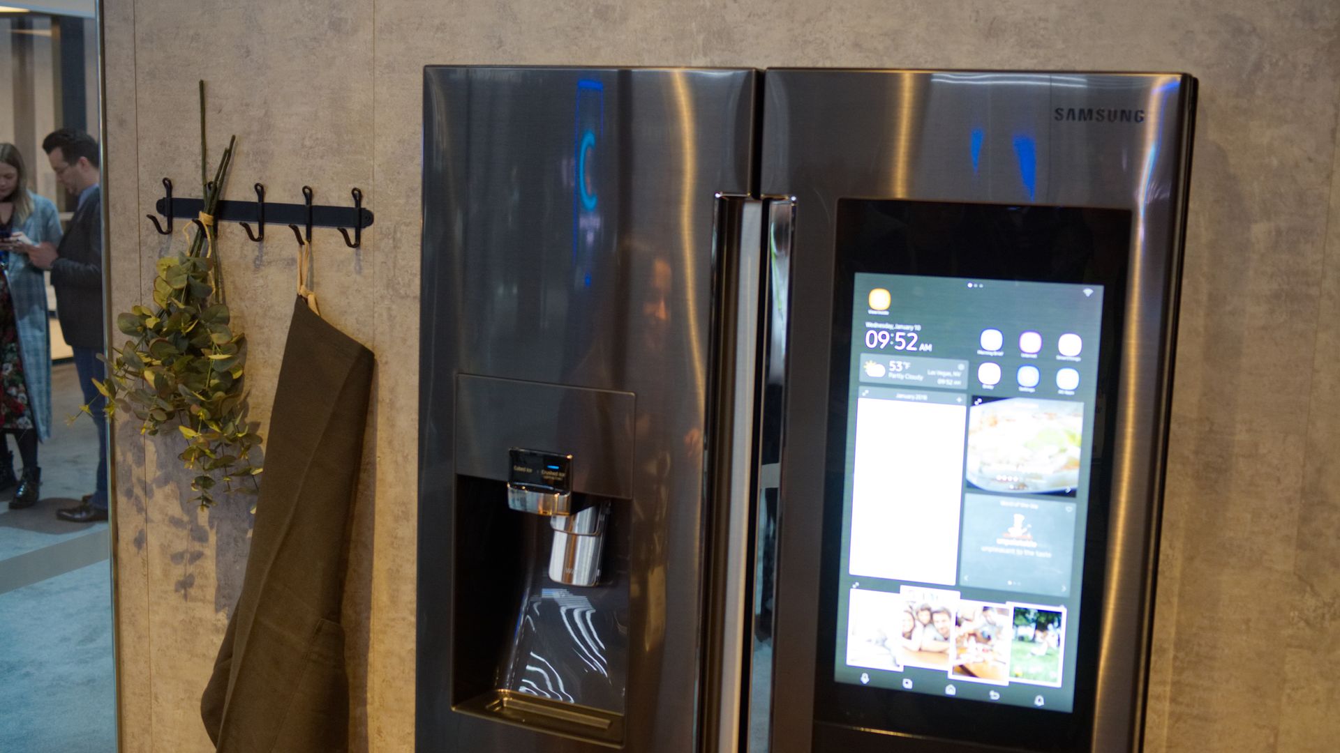 You can now control your smart home devices with Samsung Family Hub