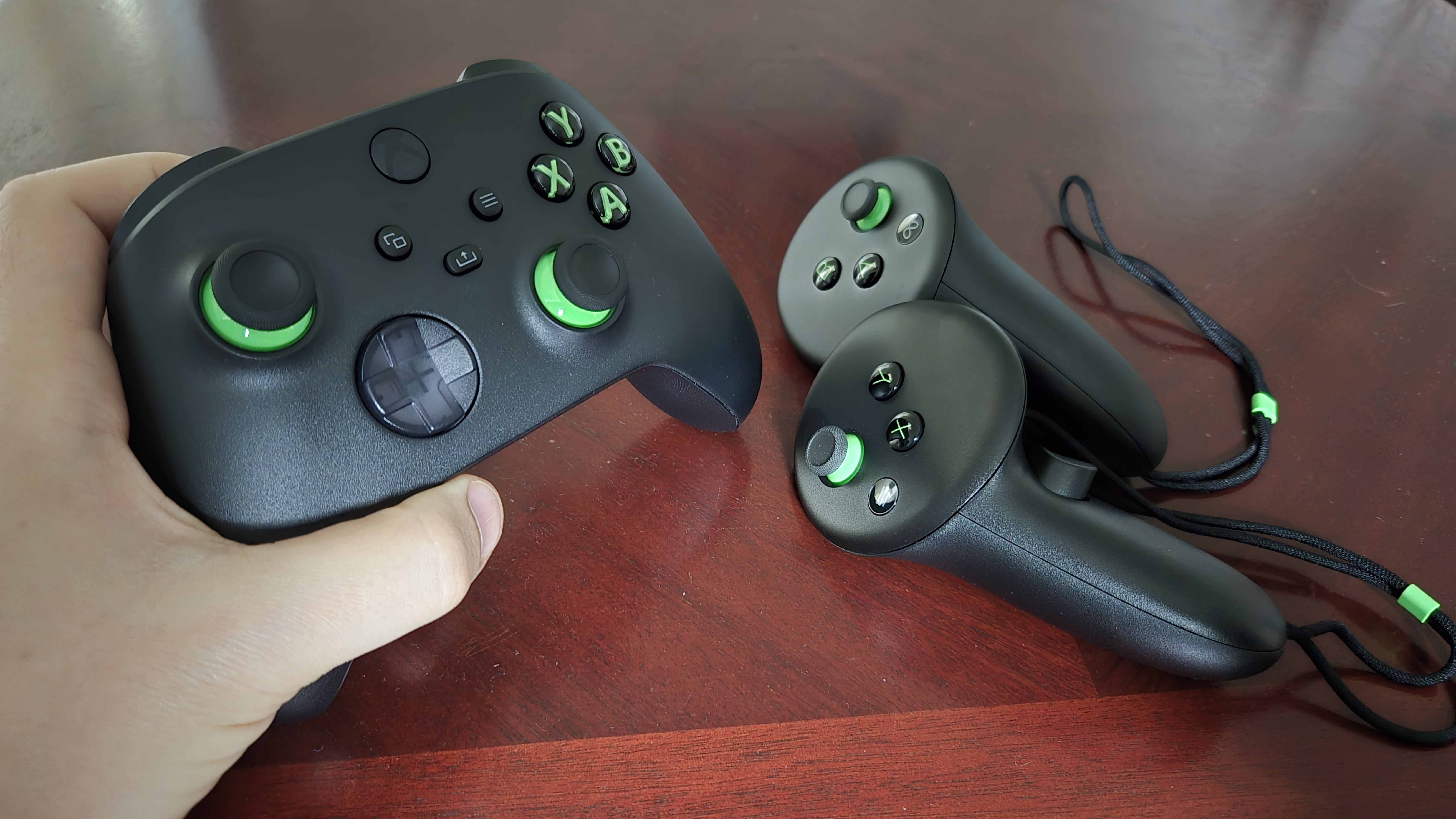 The Meta Quest 3S Xbox edition controllers