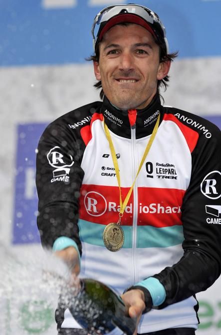 Fabian Cancellara (RadioShack - Leopard) opens the champagne