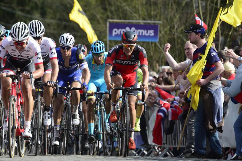 Stijn Devolder working for Fabian Cancellara (Trek-Segafredo)