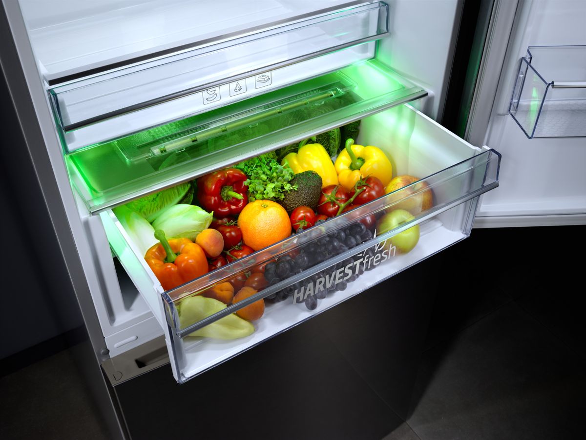 This new smart fridge tech imitates sunlight to keep your veggies fresh
