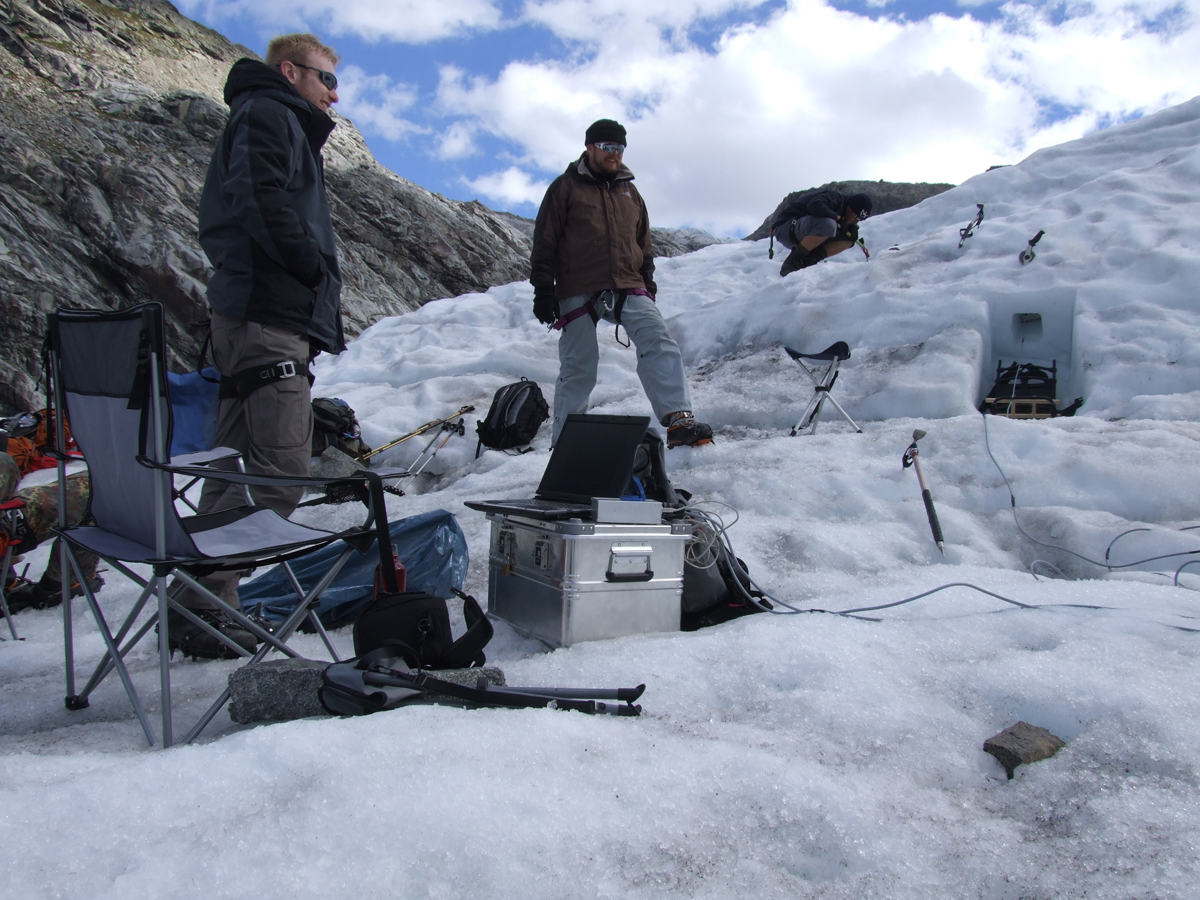 The IceMole is put into operation and, slowly makes its way to the lake underneath the Morteratsch glacier in Switzerland, as it melts through various layers of ice.