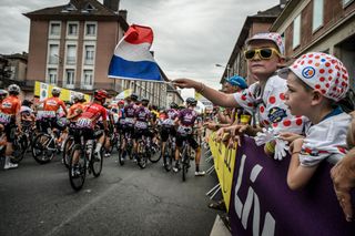 Young fans along the sidelines at the 2022 Tour de France Femmes avec Zwift
