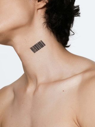 Halloween make-up idea: barcode on neck