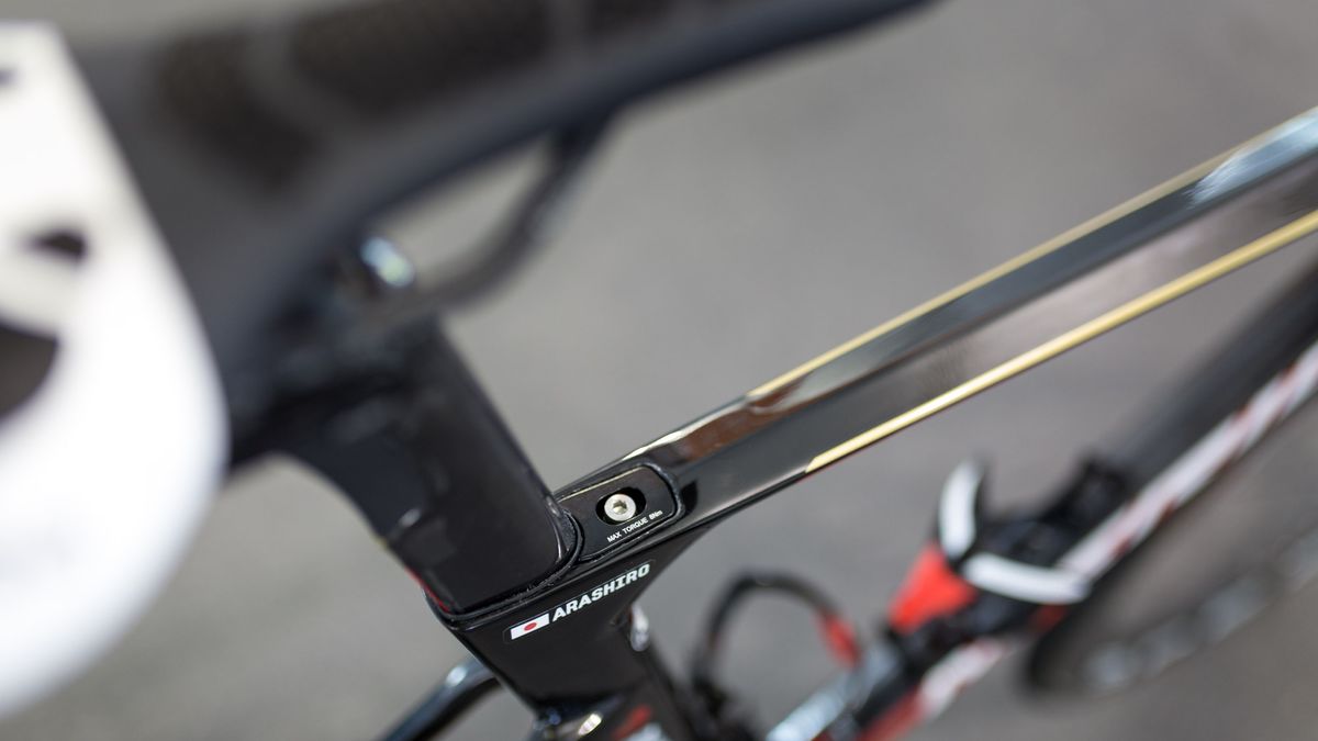 As with other aero bikes, the seat clamp in a wedge style system located in the top tube and seat tube junction