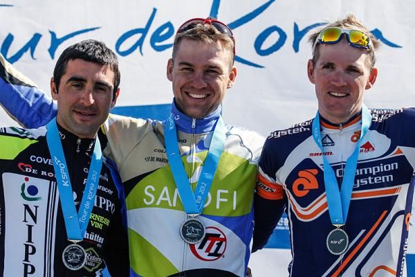 Stage 5 podium (l-r): Maximiliano Richeze (Team Nippo), Alexander Serebrayakov (Team Type 1-Sanofi) and Aaron Kemps (Champion System Pro Cycling Team)
