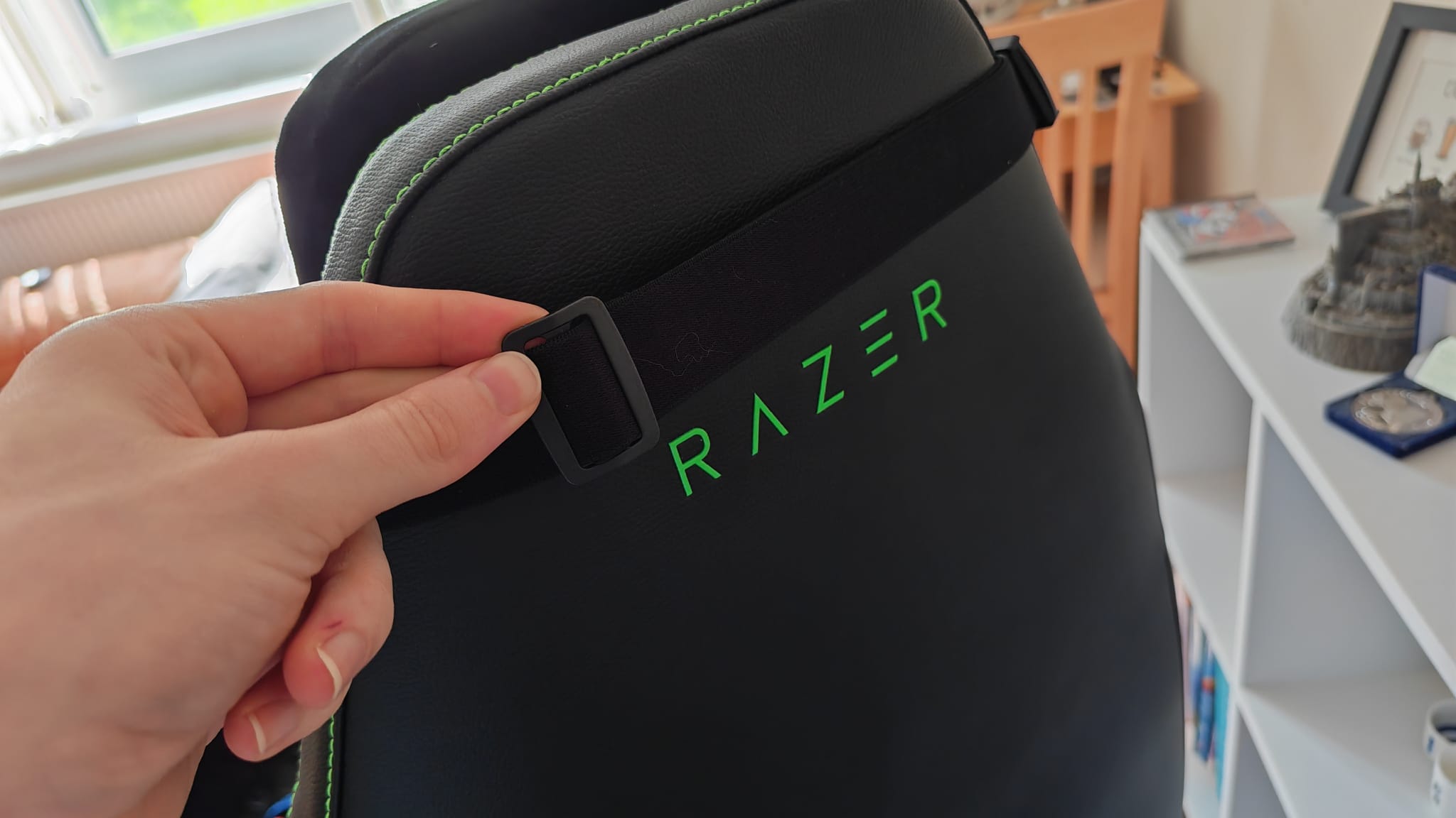 The neck pillow strap on the Razer Iskur V2 NewGen