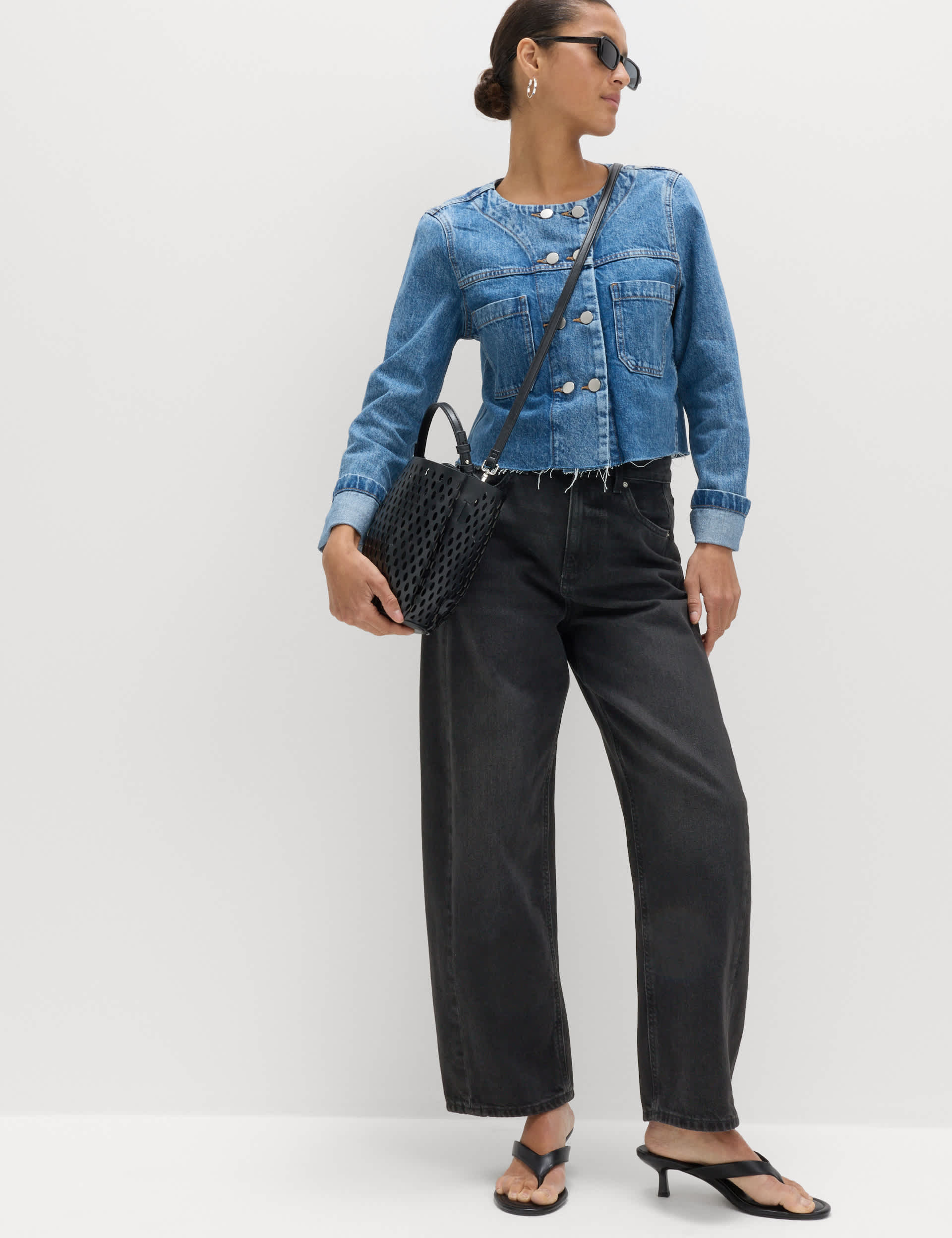 Mid Rise Barrel Jeans