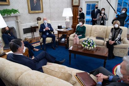 Biden meets with Senate Republicans