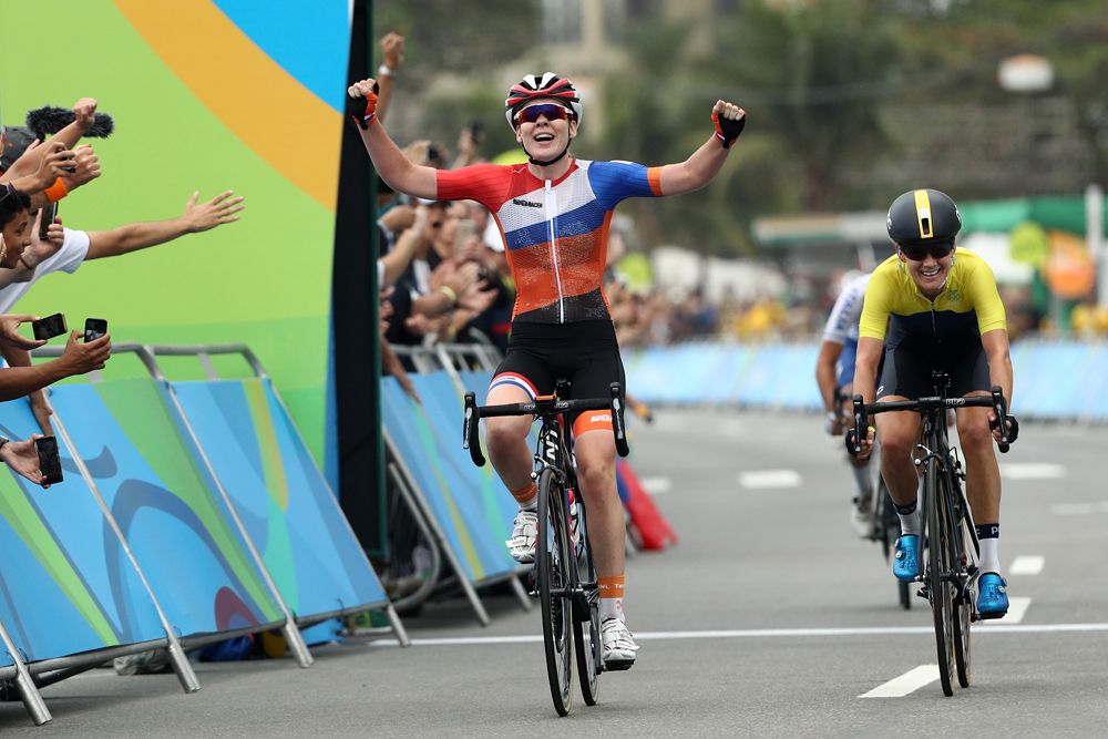 Anna van der Breggen (Netherlands) beats Emma Johansson (Sweden) to the line