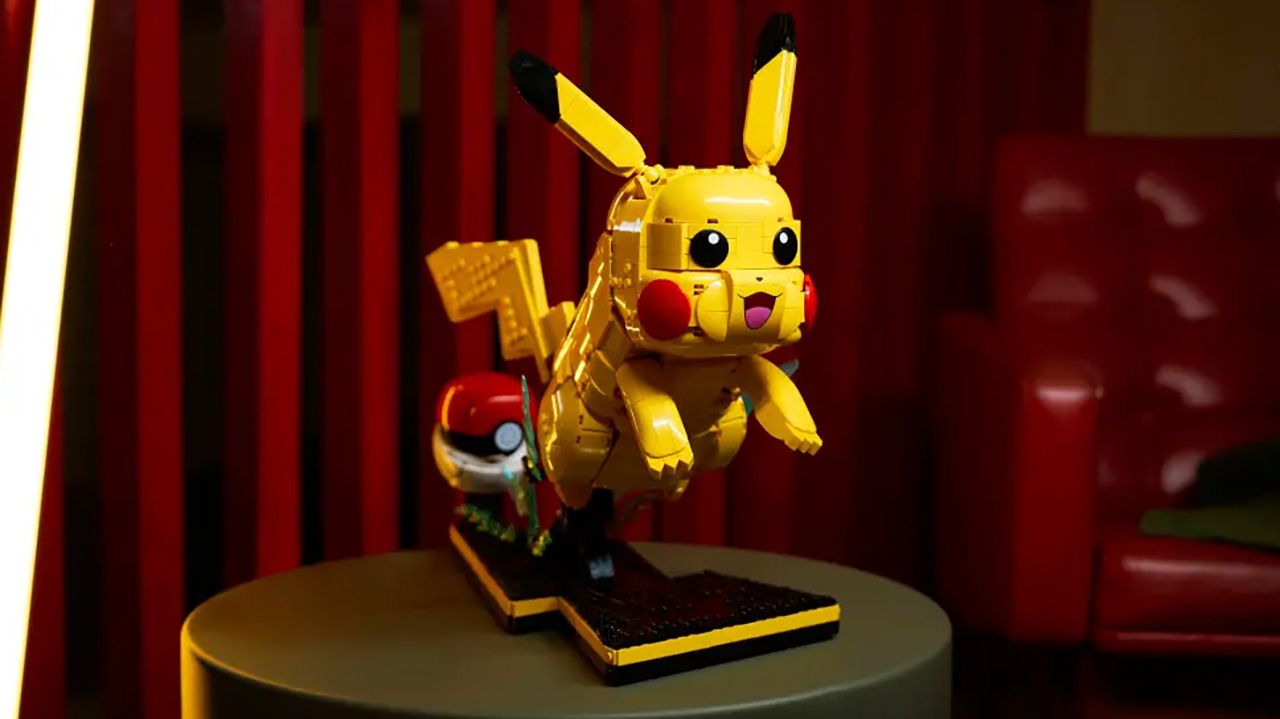 Lego Pok&eacute;mon Pikachu and Pok&eacute; Ball set